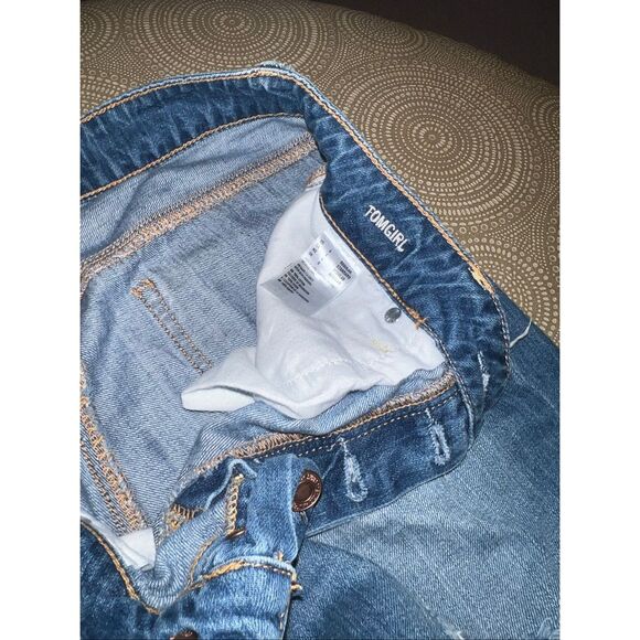 American Eagle Outfitters Tomgirl distressed patched boyfriend jeans in a medium - Picture 3 of 3